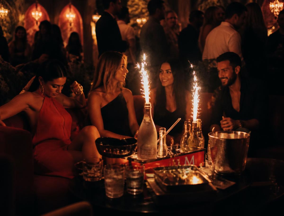 Table VIP en night club